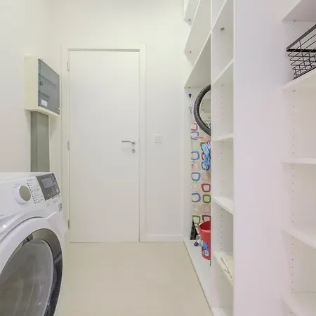 Chaleureux 1 Proche Ecole Europeenne Apartment *